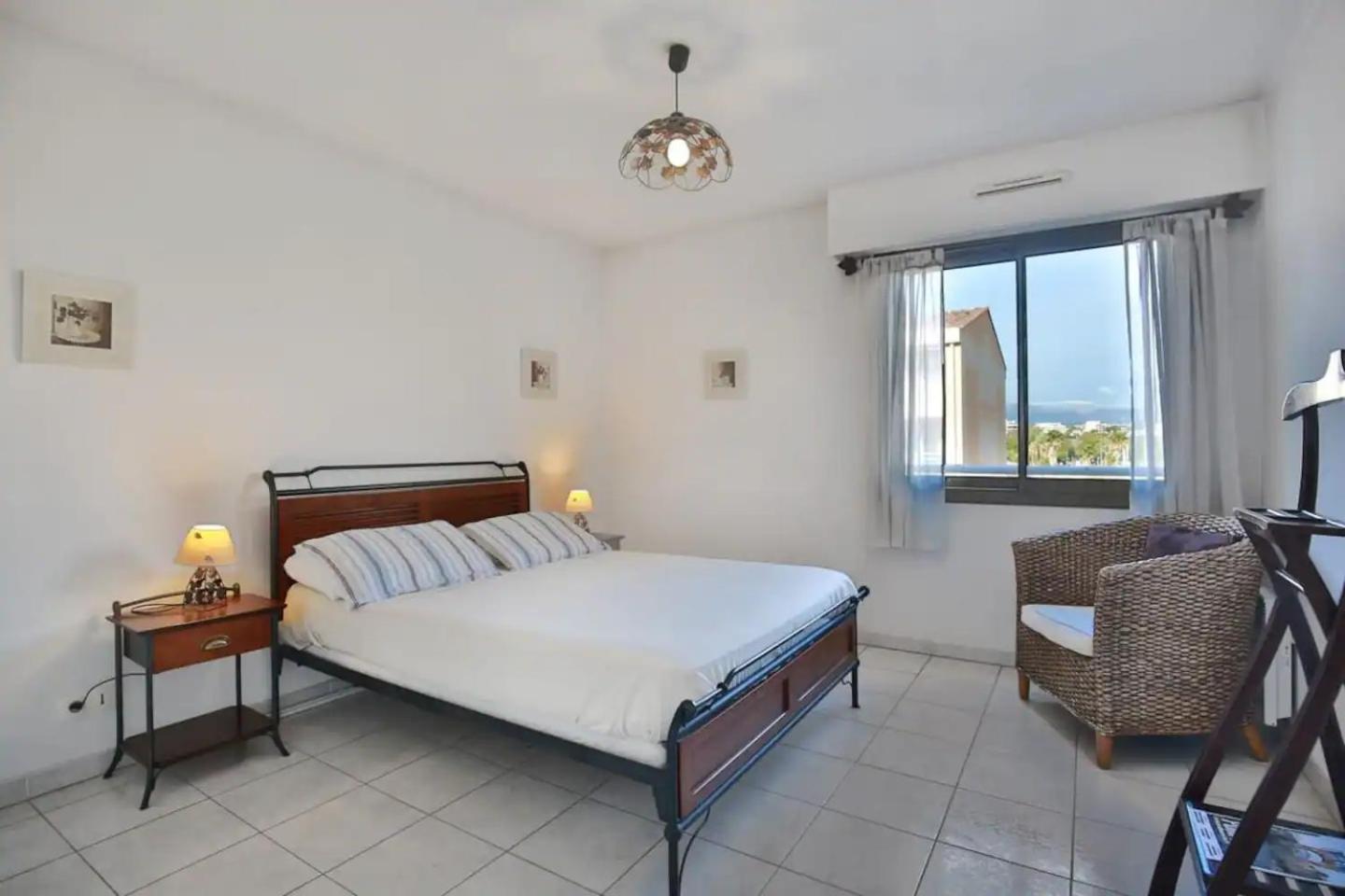 Charming Two-Bedroom Apartment With Balcony And Garage By The Marina Antibes Zewnętrze zdjęcie