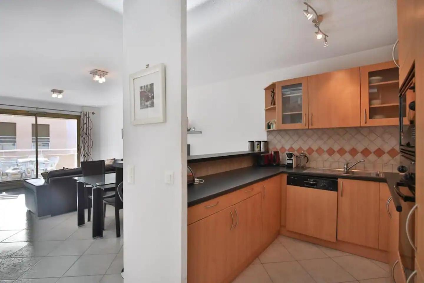 Charming Two-Bedroom Apartment With Balcony And Garage By The Marina Antibes Zewnętrze zdjęcie