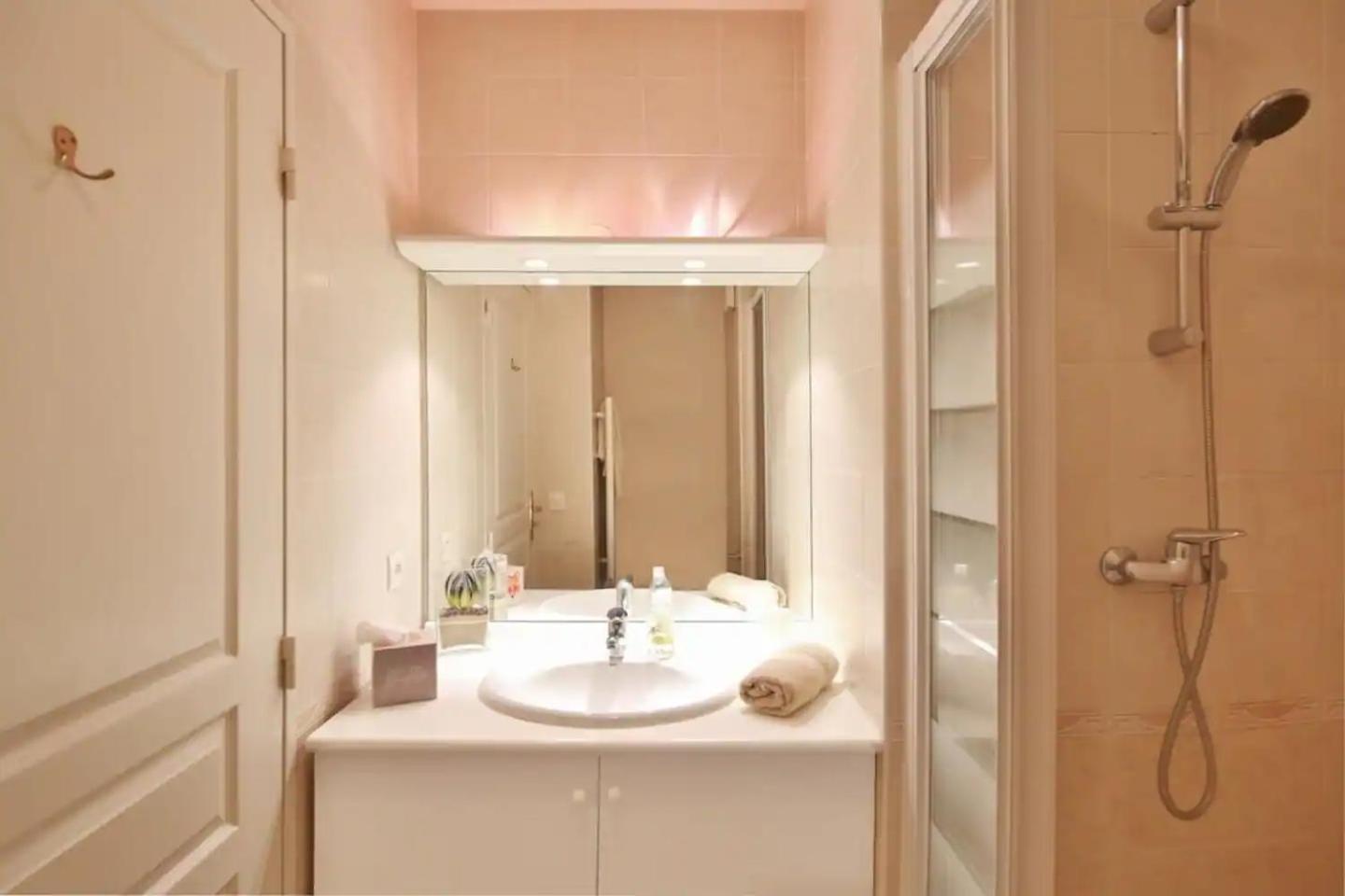 Charming Two-Bedroom Apartment With Balcony And Garage By The Marina Antibes Zewnętrze zdjęcie